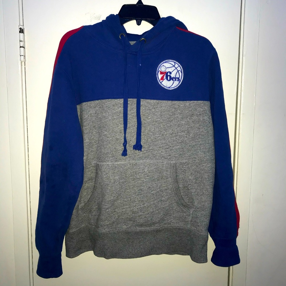 American Eagle: Sixers Hoodie